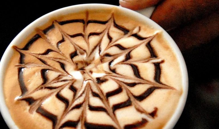 Según un estudio científico, beber hasta 25 tazas de café al día no es perjudicial para la salud