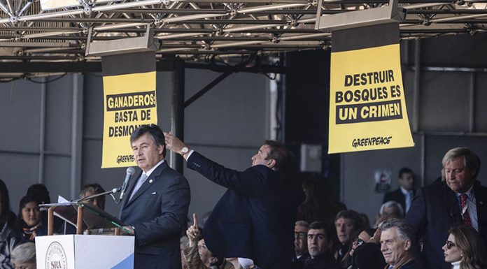Greenpeace intervino el acto inaugural de la exposición ganadera de la Sociedad Rural
