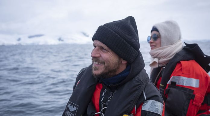Galardonados de Hollywood cambian la alfombra roja por la Antártida