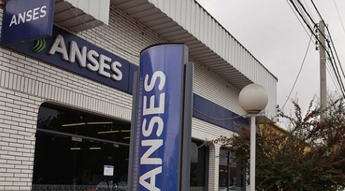 Casi cuatro millones de personas ya se inscribieron para percibir ingreso familiar de $10.000