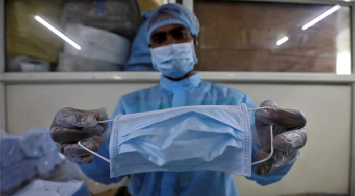 Desde el Conicet aseguran que los barbijos previenen contagios y explican cómo hacerlos