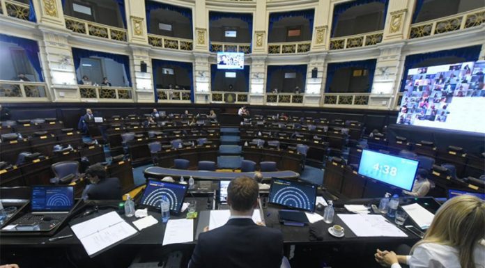 Sandra París: “Hay que darles a nuestros vecinos todas las herramientas necesarias para salir de esta crisis”