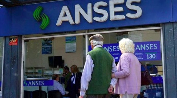Jubilados: ANSES confirmó el bono en agosto, que sigue sin actualizarse