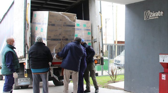 El Municipio, recibió de Softys, la segunda entrega de 500.000 barbijos tipo quirúrgicos.