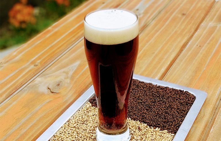 En Esquel, la cerveza negra con frambuesa transmite aromas y sabores patagónicos