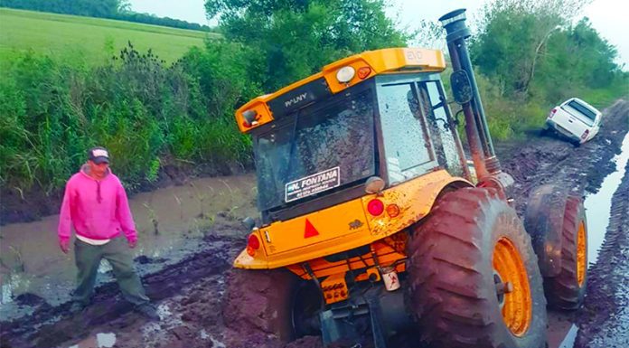 Gesto al interior: Kicillof lanza un plan para reparar 1.100 kilómetros de caminos