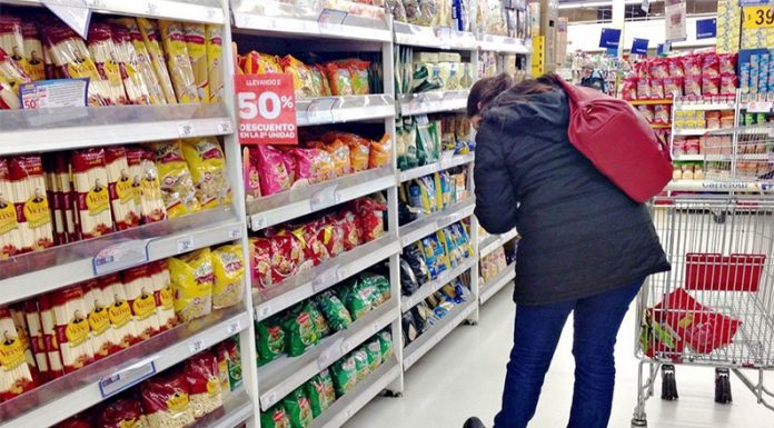 Lanzan calculadora pública para saber qué alimentos tendrán sellos negros de advertencia