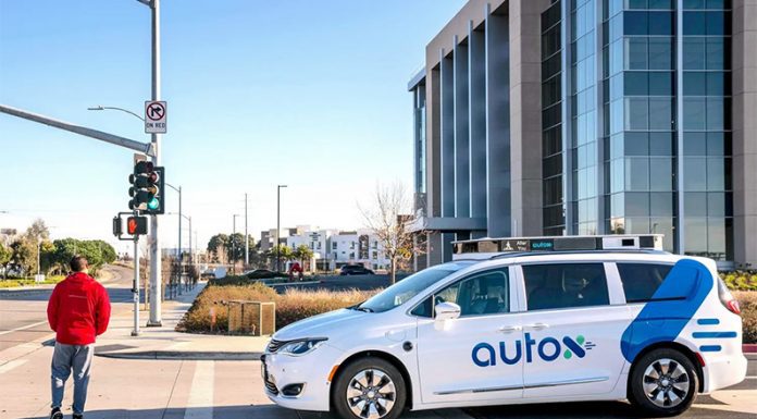 CON ZETA 2112: Interesante aporte de nuestros tres columnistas que fueron recibidos y despedidos por un “locutor especial”