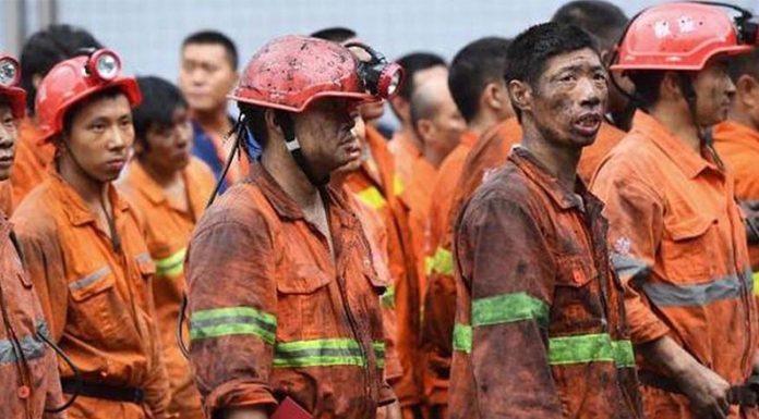 CHINA: Los mineros atrapados lograron enviar una nota a los socorristas