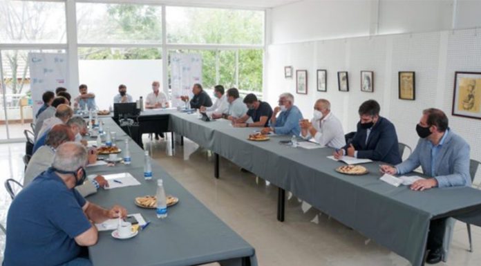 Por ahora no habrá restricciones en la provincia: Kicillof define criterios con intendentes