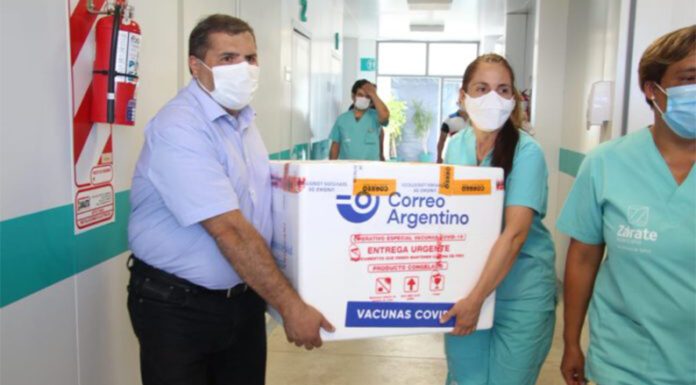 Vacunatorio en Zárate: impondrían multas de $8 millones para políticos que se vacunen indebidamente