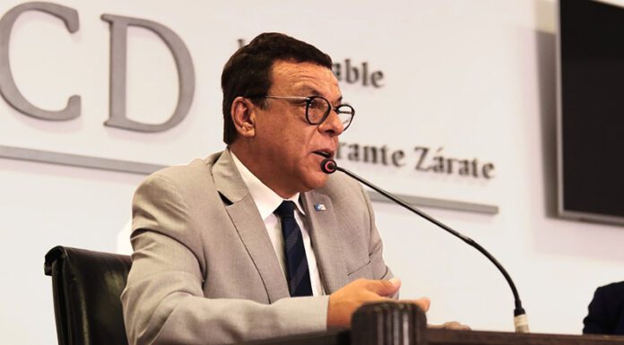 DECIMOCUARTA: El Intendente se presentó por 14ª vez a realizar la apertura de las sesiones en el Concejo Deliberante