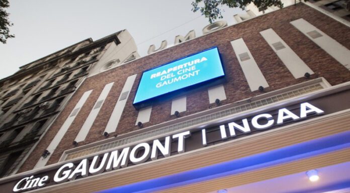 Con más de cien años de historia: el Gaumont abrió sus salas, con el estreno de “Akelarre”, “Charlotte” y “Piazzolla: los años del tiburón”