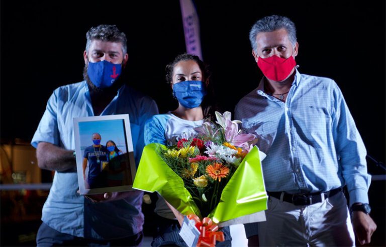 AGASAJO OLÍMPICO: El CNZ recibió a su atleta olímpica Evelyn Silvestro calificando su llegada como una “noche mágica”
