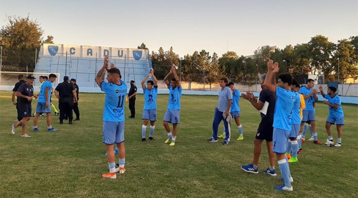 Arrancó el torneo oficial 2021: CADU recibió al experimentado Acassuso y defendió con personalidad un punto en inferioridad