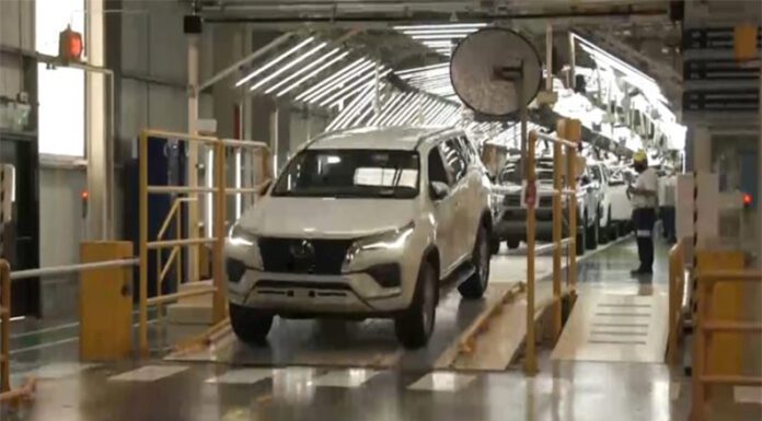 Ministro Kulfas: El funcionario estuvo en la planta de Toyota Zárate y dijo “el sector automotriz es protagonista en la recuperación industrial”