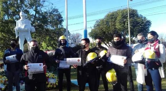 Día del Bombero en Zárate: En un acto casi privado lo celebraron y recibieron a 17 nuevos miembros del Cuerpo Activo zarateño