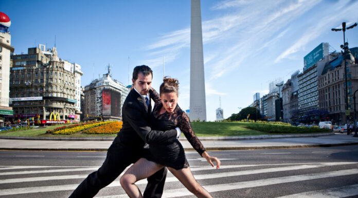 Cultura en 2X4: ¿Por qué Diciembre es el Mes del Tango? mientras Zárate le hace el pie con el natalicio de Homero