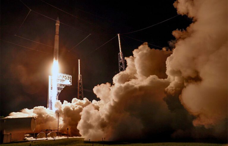 Espacio: Despegó Lucy, la primera misión de la NASA que estudiará los asteroides troyanos