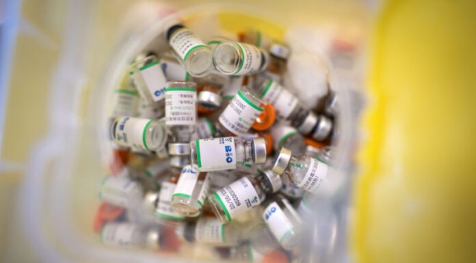 CORONAVIRUS: La OMS recomienda aplicar una tercera dosis a mayores de 60 años