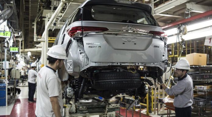 Bajo fuerte presión del Smata, los operarios de la planta de Zárate votaron a favor de la reforma laboral de Toyota