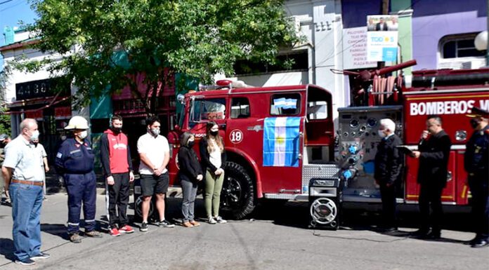Bomberos Voluntarios: Emoción en un mismo día, entre el homenaje a Claudio García y la elección de nuevo presidente, Héctor Azcárate