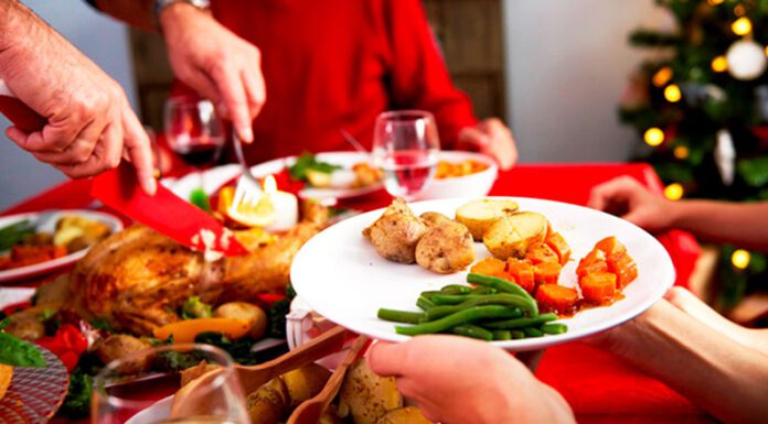 Cómo evitar los excesos de alimentos y bebidas durante las fiestas