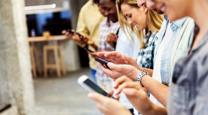 Lanzan programa con precios congelados y cuotas fijas para unos 70 modelos de celulares