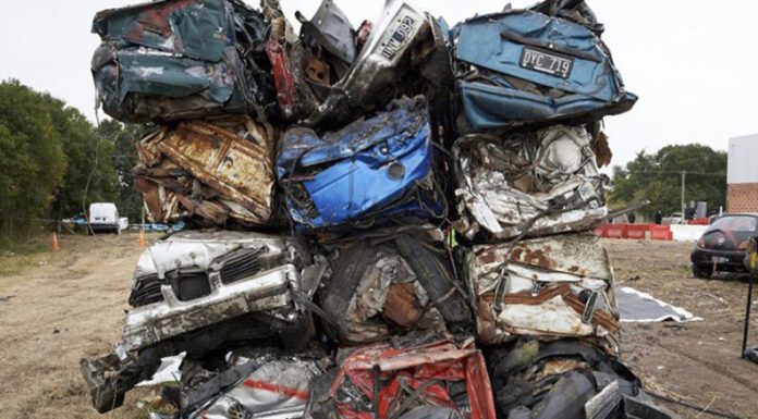 RESPUESTA AMBIENTAL Y SOCIAL: Comenzó el Programa Nacional de Compactación de vehículos: donarán la chatarra al Garrahan