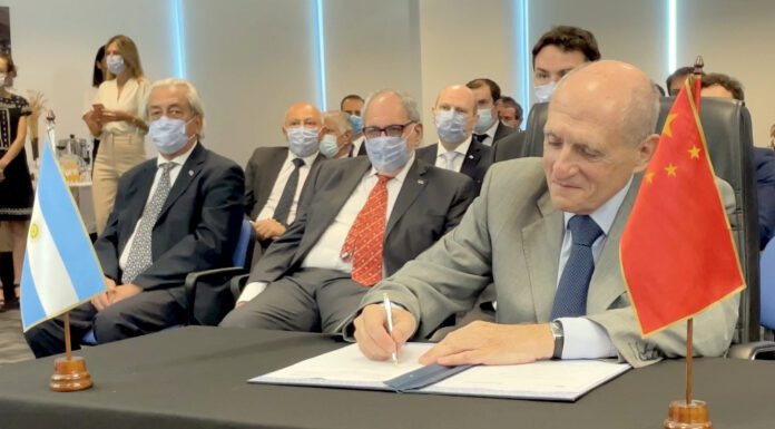 Atucha III: Este martes NASA firmó el contrato con los chinos de la CNNC para construir otra central nuclear en Zárate (Lima)