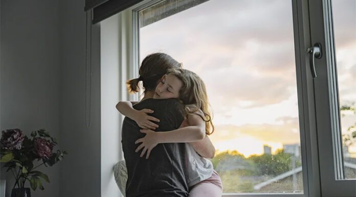 Cómo hablar con los niños sobre la guerra: qué responder y qué no, según los especialistas