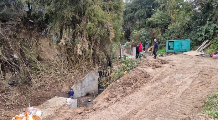 Parque Urbano: Unieron el nuevo canal bajo tierra y ahora se espera terminar con los olores tapando los últimos 100 metros