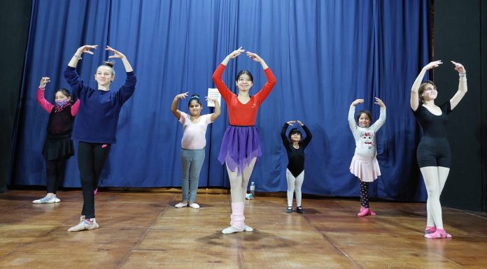 FLORENCIA SOSA: la profesora de danzas clásicas inició “Studio Dance” en el cine teatro del Círculo Popular de Cultura