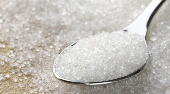 La Anmat prohibió una marca de azúcar por contener “piedras y objetos extraños”