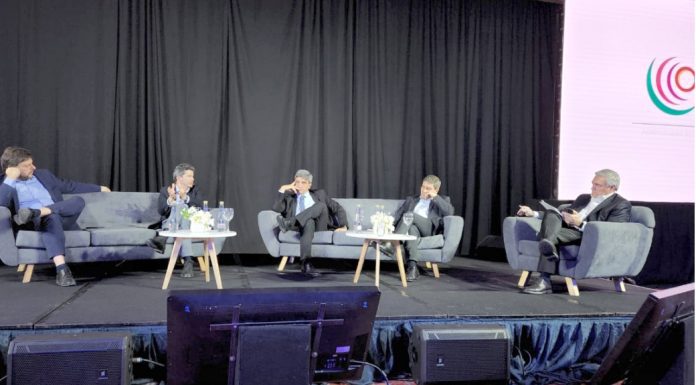 Congreso de Salud en Pilar: Se analizó la paradoja de una industria clave en la cadena productiva y la inviabilidad económica