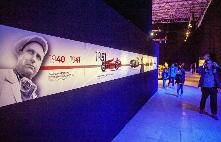 Esta semana: Se inauguró “Fangio en Tecnópolis”, con los automóviles del legendario piloto argentino