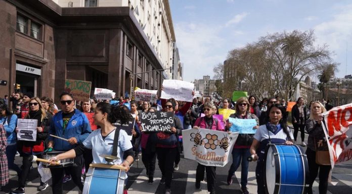 SERVICIOS POR DISCAPACIDAD: Loscolegios privados se movilizaron y reclamaron pagos atrasados en los servicios