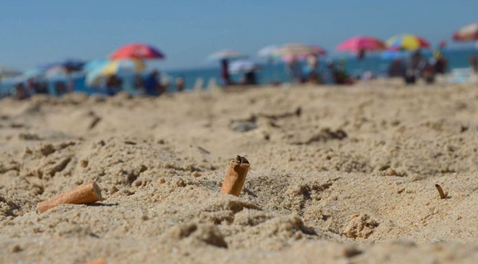 VACACIONES 2023: En Mar del Plata habría multas de hasta $ 62.000 a quienes fumen en los balnearios