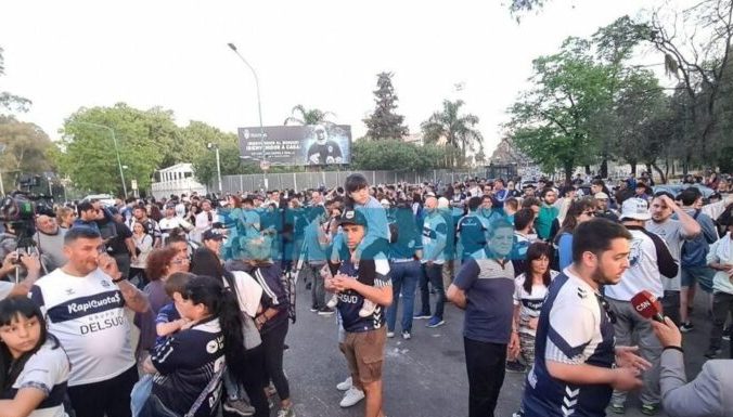 Fuertes críticas a Berni y a la actuación judicial: Hinchas de Gimnasia fueron al Estadio a pedir justicia
