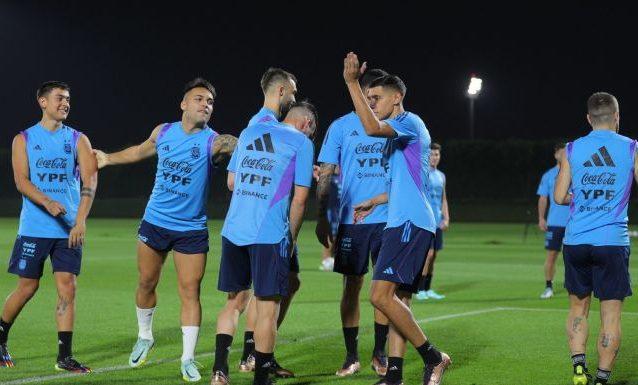 Mundial Qatar: Scaloni probó a los “tocados” en una práctica sin Messi