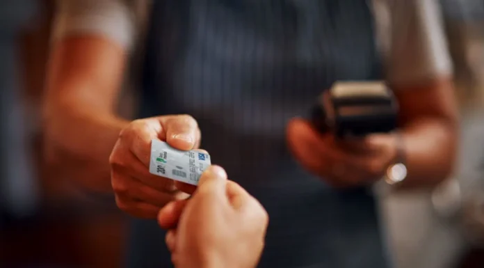 CONSEJOS MUY ÚTILES: Qué hacer para evitar una estafa al momento de pagar con tarjetas
