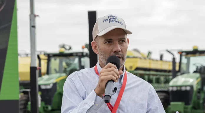 Más de 80 productores de 20 países visitaron el Bayer FowardFarming en la localidad de Pergamino