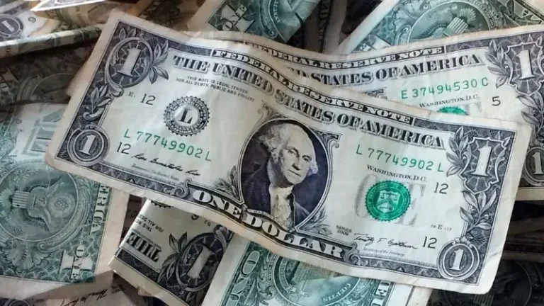 El dólar blue se dispara y vuelve a niveles récord: más ventas del BCRA