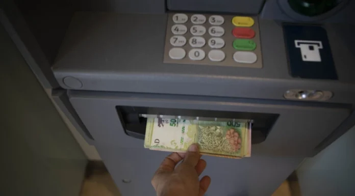 Salario mínimo: el Gobierno confirmó las subas y cuándo se cobran