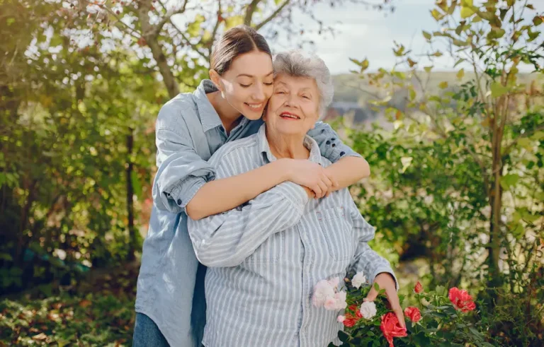 Camino Compartido: presentamos el programa abierto y gratuito, que brinda apoyo a quienes cuidan a familiares o amigos mayores