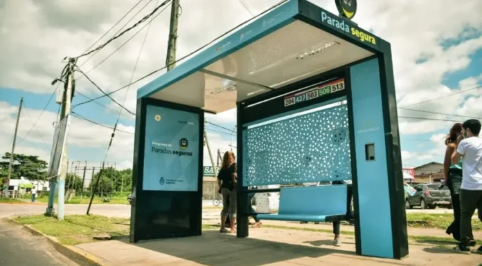 Firma de convenio: El ministerio de Transporte anunció la instalación de paradas seguras en Zárate
