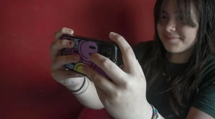 Cómo proteger a las infancias y adolescencias de los peligrosos “retos” de TikTok