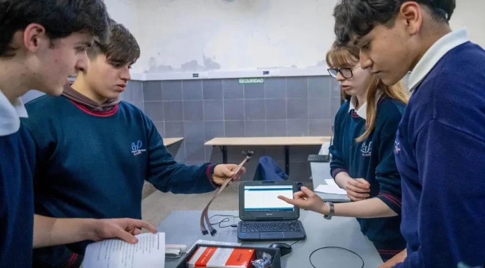 Estudiantes marplatenses construirán un satélite del tamaño de una lata de gaseosa