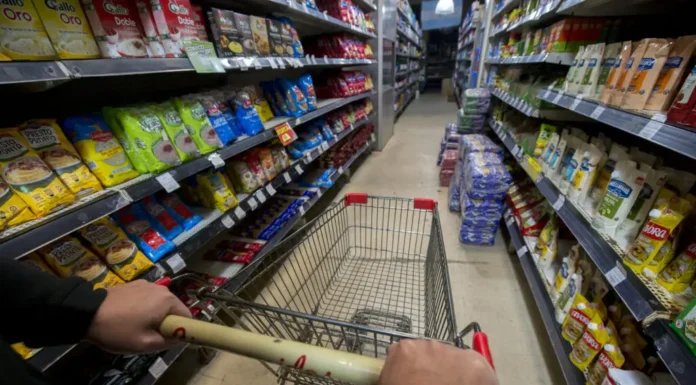 Analistas privados subieron su expectativa de inflación para 2023 y es de casi 150%