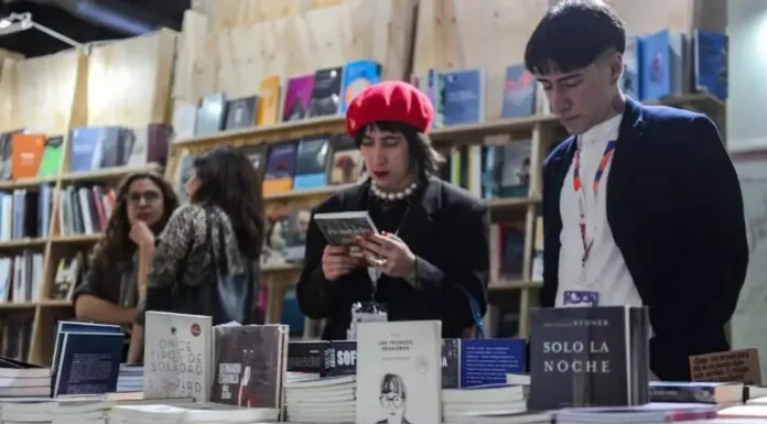 Los 20 datos sobre el consumo cultural de los argentinos: libros, plataformas, TV, redes sociales y música